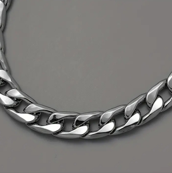 New! MEN'S 8mm Stainless Steel Cuban Link Chain.  24 Inches - Picture 6 of 6